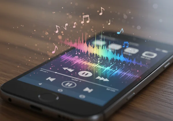 Smartphone con notas musicales, simbolizando un tono de llamada personalizado.